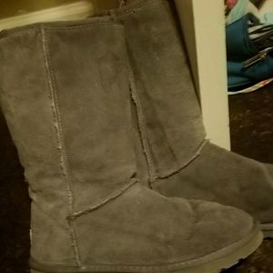 UGGS classic in Grey like new